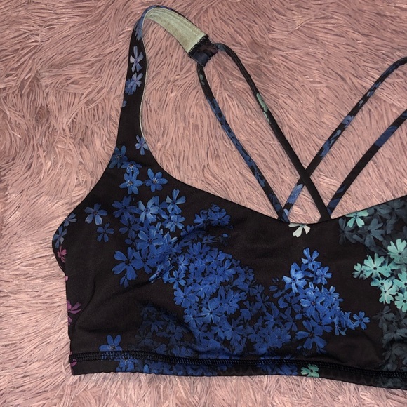 Lululemon sports bra - Picture 2 of 5